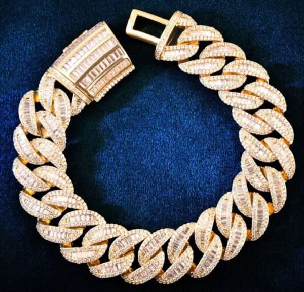 IMG_20221020_144649 Baguette & Round Moissanite Diamond Clustered Miami Cuban Link Bracelet, High Quality Cuban Link Chain Bracelet, Moissanite Diamond Bracelet, Stacking Bracelets, Pave Cuban Chain Bracelet