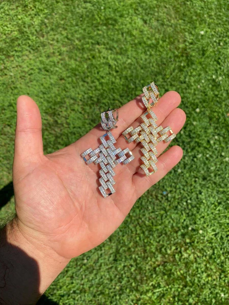 Round VVS Diamond CUBAN CHAIN CROSS Customized Pendant, Customized Religious Diamond Pendant, Full Iced Out Diamond Hip Hop Charm Pendant