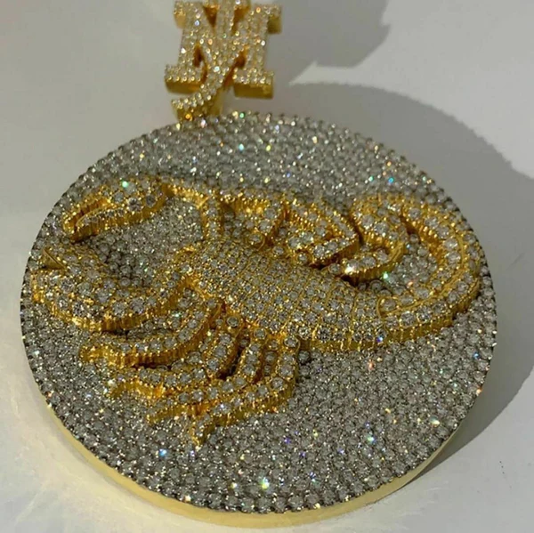 Round VVS Diamond SCORPION Customized Pendant, Customized Letter Diamond Pendant, Full Iced Out Diamond Hip Hop Charm Pendant