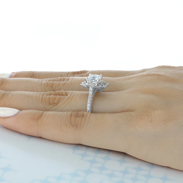 Vintage Halo Engagement Ring Round Cut Moissanite Engagement Ring 14K White Gold Moissanite Diamond Wedding Bridal Ring Anniversary Gifts