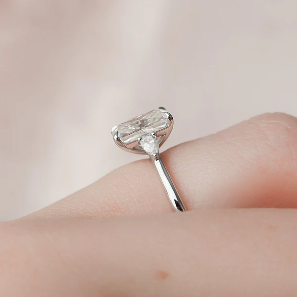 2 CT RADIANT CUT SOLITAIRE DIAMOND RING 14K GOLD MOISSANITE RING RADIANT MOISSANITE ENGAGEMENT RING ANNIVERSARY RING RADIANT CUT BRIDAL RING