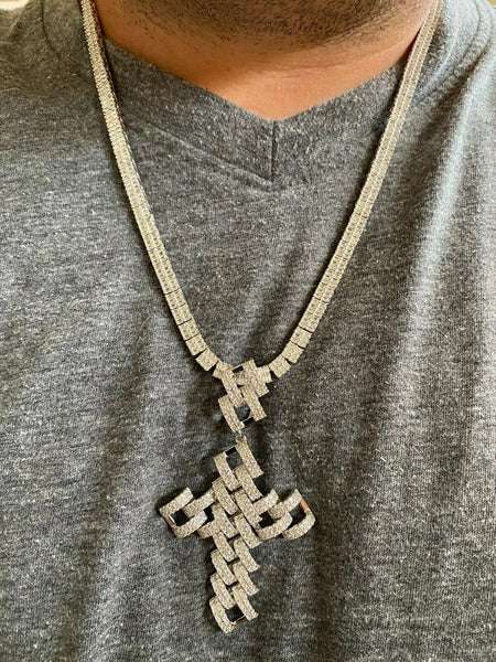 Round VVS Diamond CUBAN CHAIN CROSS Customized Pendant, Customized Religious Diamond Pendant, Full Iced Out Diamond Hip Hop Charm Pendant