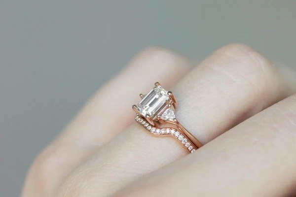 Pear & Emerald Cut Moissanite Solitaire Diamond Engagement Ring Set, Sterling Silver Moissanite Diamond Wedding Ring Set For Bridal, 10K/14K Gold Anniversary Diamond Ring For Gift