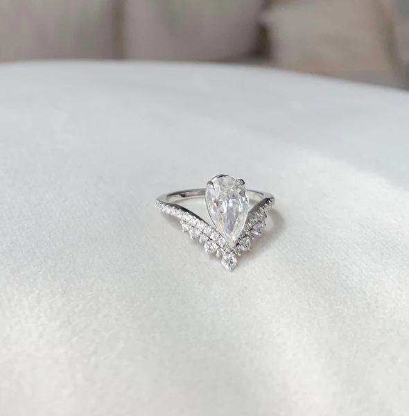 Pear Moissanite Solitaire Diamond Engagement Ring, Sterling Silver Moissanite Diamond Wedding Ring For Bridal, 10K/14K Gold Anniversary Diamond Ring For Gift