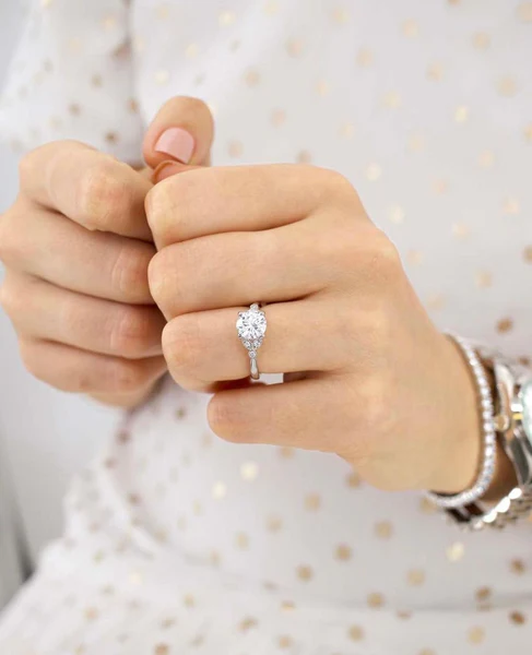 Round Moissanite Ring Brilliant Cut Moissanite Engagement Ring 14K Solid Gold Moissanite Wedding Ring Leaf Milgrain Band